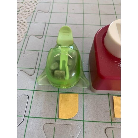 Creative Memories & Emagination Craft Paper Punch Set of 3 - Picture 2 of 4